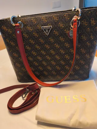 Bolso Guess grande marrón y multicolor