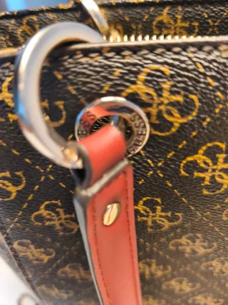 Bolso Guess grande marrón y multicolor