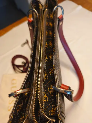 Bolso Guess grande marrón y multicolor