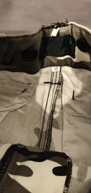 Pantalones camuflaje cargo grises de trabajo