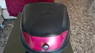 Baúl para moto negro