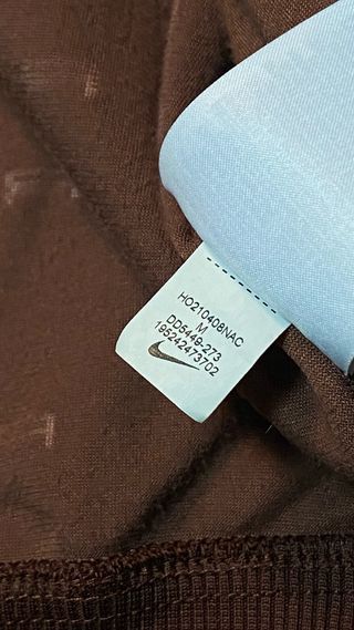 Chaqueta Nike aterciopelada roja