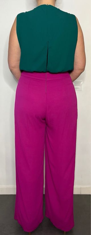 Mono elegante Lebasi verde y fucsia