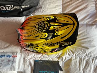 Troy Lee Designs Carbon L x Oakley Mayhem PRO TYD