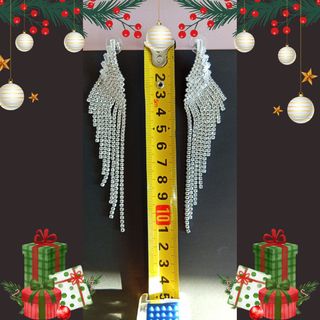 Pendientes largos plateados estilo alas de ángel