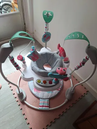 Saltador para bebé con música y luces