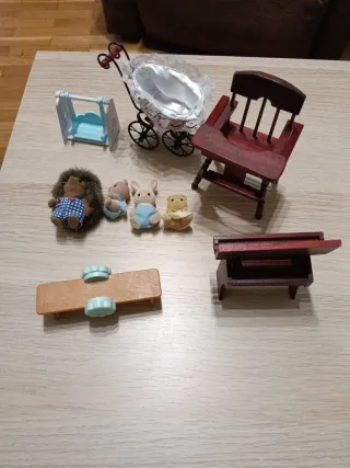 Muñecos Sylvanian Families con muebles