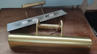 Lámparas doradas clásicas de metal