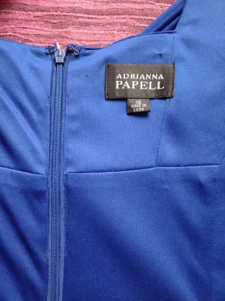 Vestido azul de fiesta. Se ha utilizado una vez