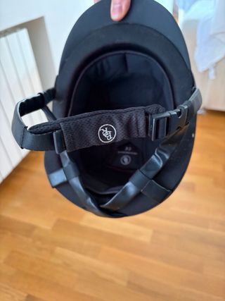 Casco equitación marca BR Negro.