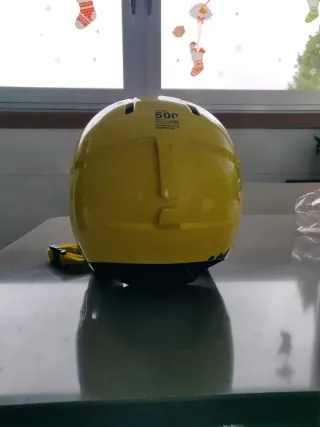 Casco infantil amarillo para niño