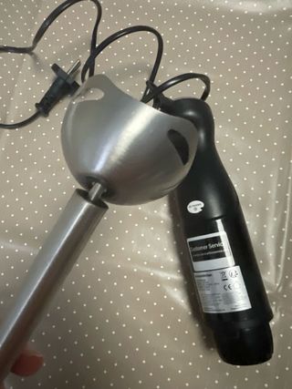 Batidora de mano negra