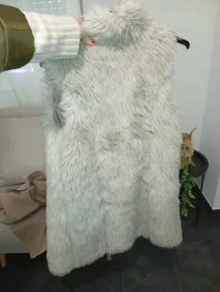 Chaleco pelo Lefties talla única, es largo