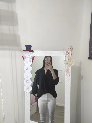 Blusa negra con estampado