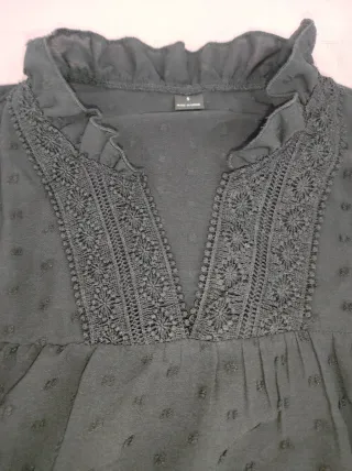 Blusa negra con estampado