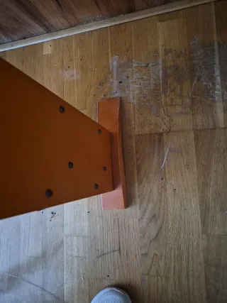 Mueble porta CDs madera y metal