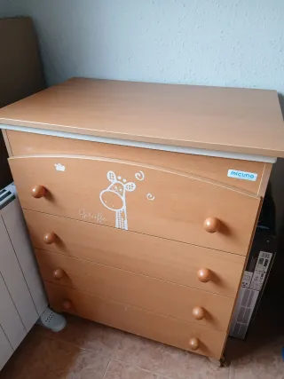 Cómoda y cuna bebé .Micuna jirafa , regalo colchon