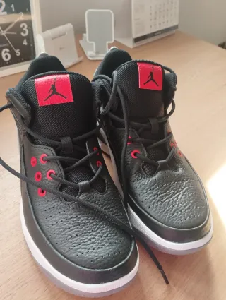 Jordan Zapatillas Deportivas Negras y Rojas
