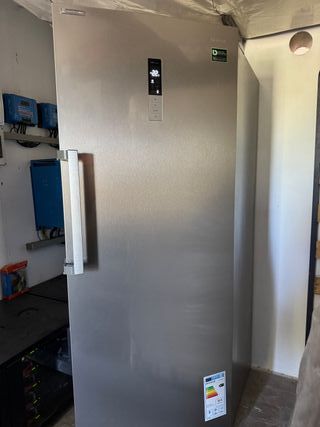 Congelador Vertical Infiniton CV-870IX - 380L