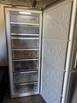 Congelador Vertical Infiniton CV-870IX - 380L