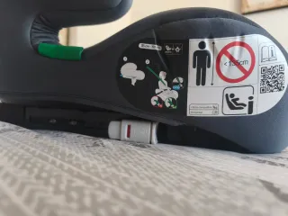 Alzador infantil Kinderkraft con sistema Isofix