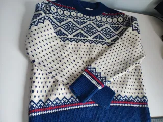 Jersey estilo nórdico beige y azul