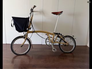 Bicicleta Brompton plegable color beige