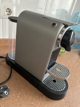 Cafetera Nespresso Krups Gris