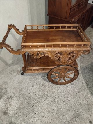 Carrito bar antiguo madera tallada