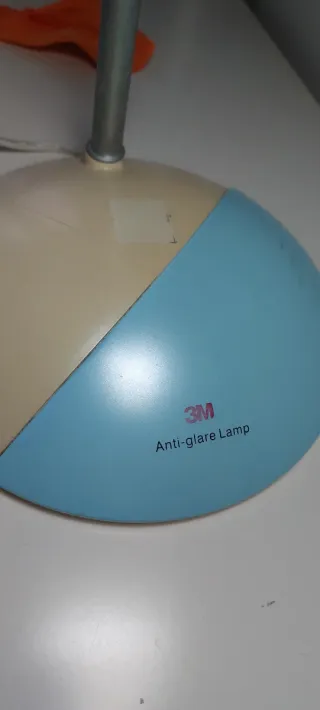 Flexo de escritorio beige y azul