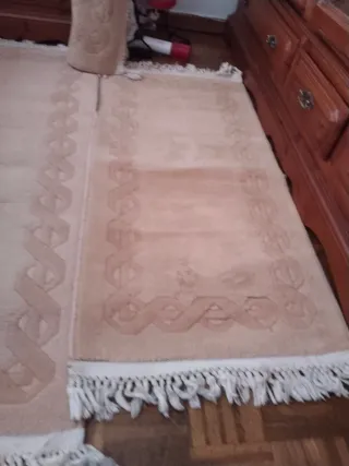 Tres alfombras beige 150x66 y 2 de 130x59