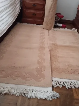 Tres alfombras beige 150x66 y 2 de 130x59