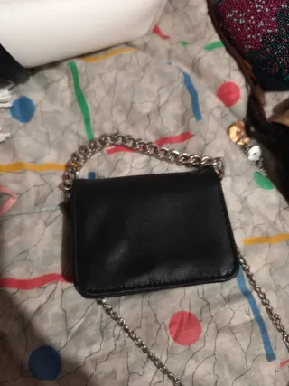 Mini bolso monedero con cadena
