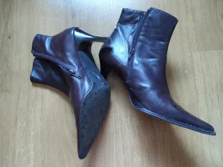 Botines de piel marrones