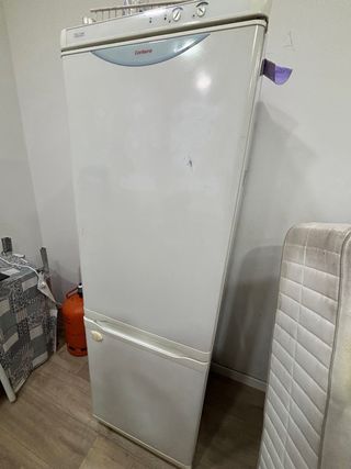 3 neveras Nevera Edesa blanca