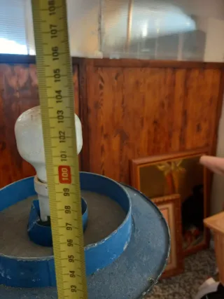 Barra de bar de madera oscura