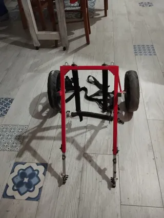 Silla de ruedas para perro grande de 35 kg.