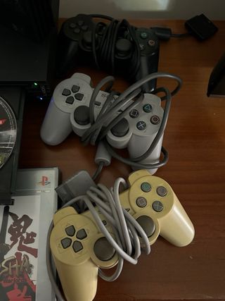 PS2 Negra + 4 Mandos + 4 Juegos + Multitap