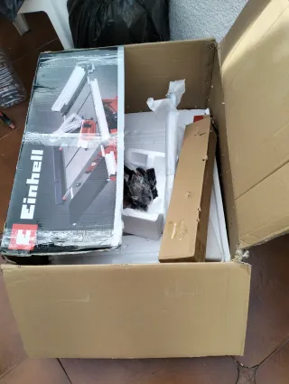 Sierra de mesa Einhell con patas NUEVA