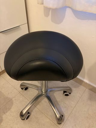 Taburete ergonómico ajustable negro/plata
