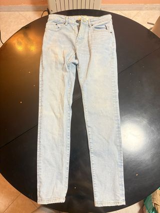 Pack de diferentes prendas y marcas de ropa