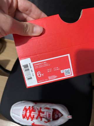 Nike Vomero 5 Blanco y Rosa San Valentin