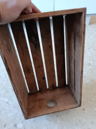 Caja de madera rústica artesanal antigua