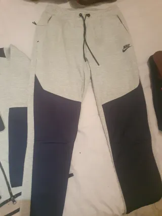Conjunto Nike Tech Fleece Talla M