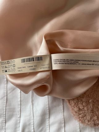 Abrigo juvenil Massimo Dutti. Color salmón/rosa