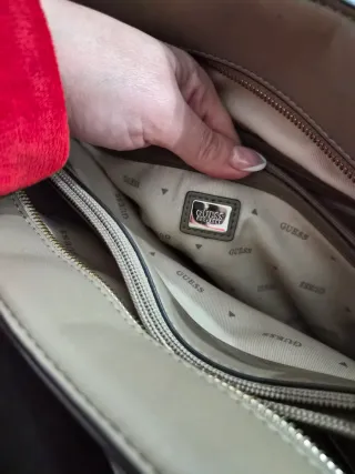 Bolso Guess Grande Marrón Tejido