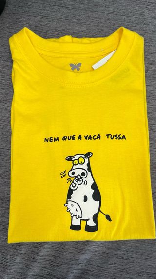 T-shirt amarela com ditado português