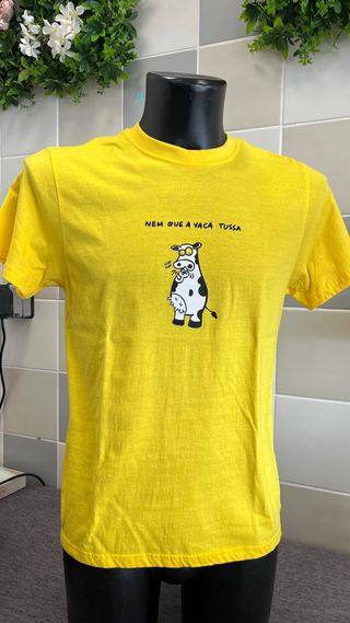 T-shirt amarela com ditado português