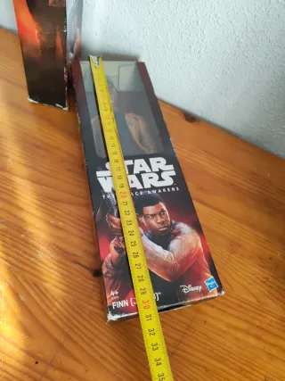 2 Figuras Star Wars Finn Jakku Disney Hasbro