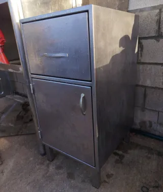 Mueble acero para basura residuos